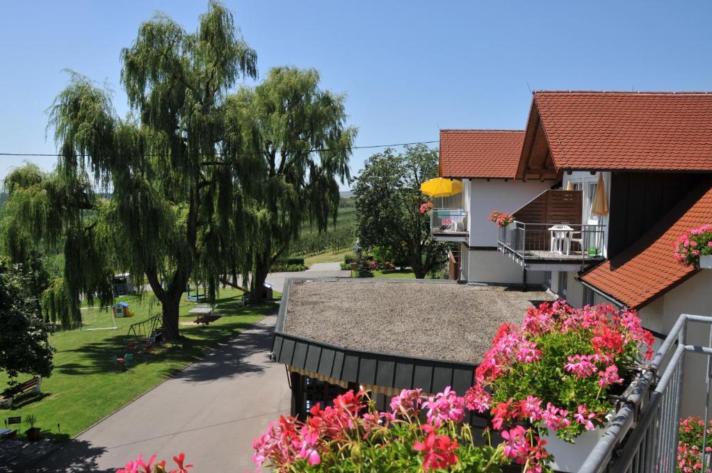 Landhotel Schellenberg Иберлинген Экстерьер фото